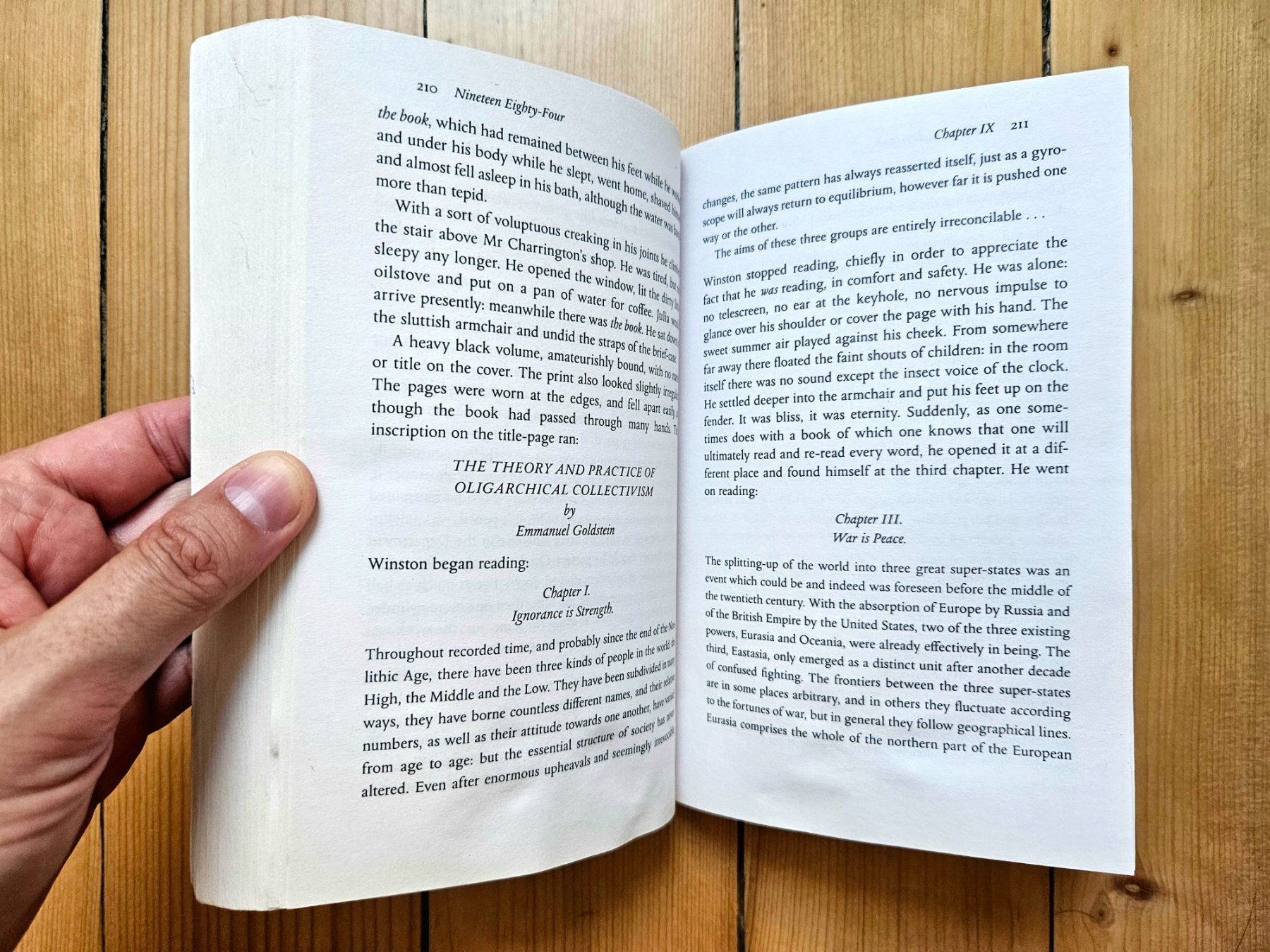 Bücher: George Orwell - Nineteen Eighty-Four (1984) – Gebraucht aus Genève von Januacoeli 5
