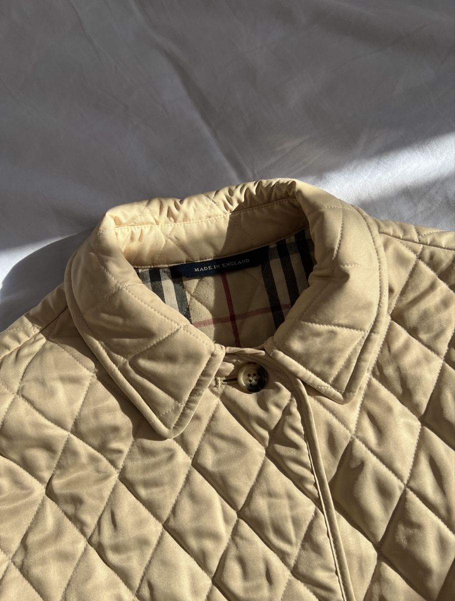 Burberry Vestes: Quilted Burberry jacket beige – D'occasion à Vevey par neflon1te 2