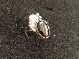 Silberring mit Onyx & Blatt Motiv