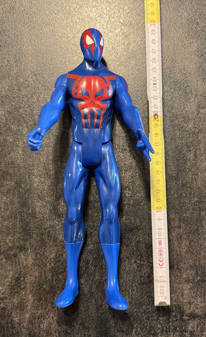 Marvel Figuren: 12 x Marvel / DC Comic Figuren. – Gebraucht aus Dällikon von Lostat 1
