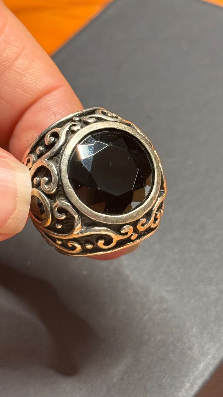 Anelli: Toller Fingerring mit schwarzem Turmalin – Usato da La Punt Chamues-ch venduto da Mausibeinli 1