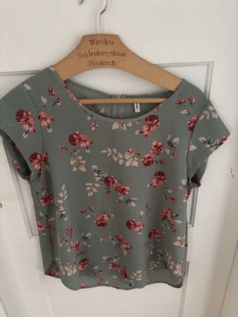 Sommerliches Shirt mit Blumenmuster, Grösse 40/M