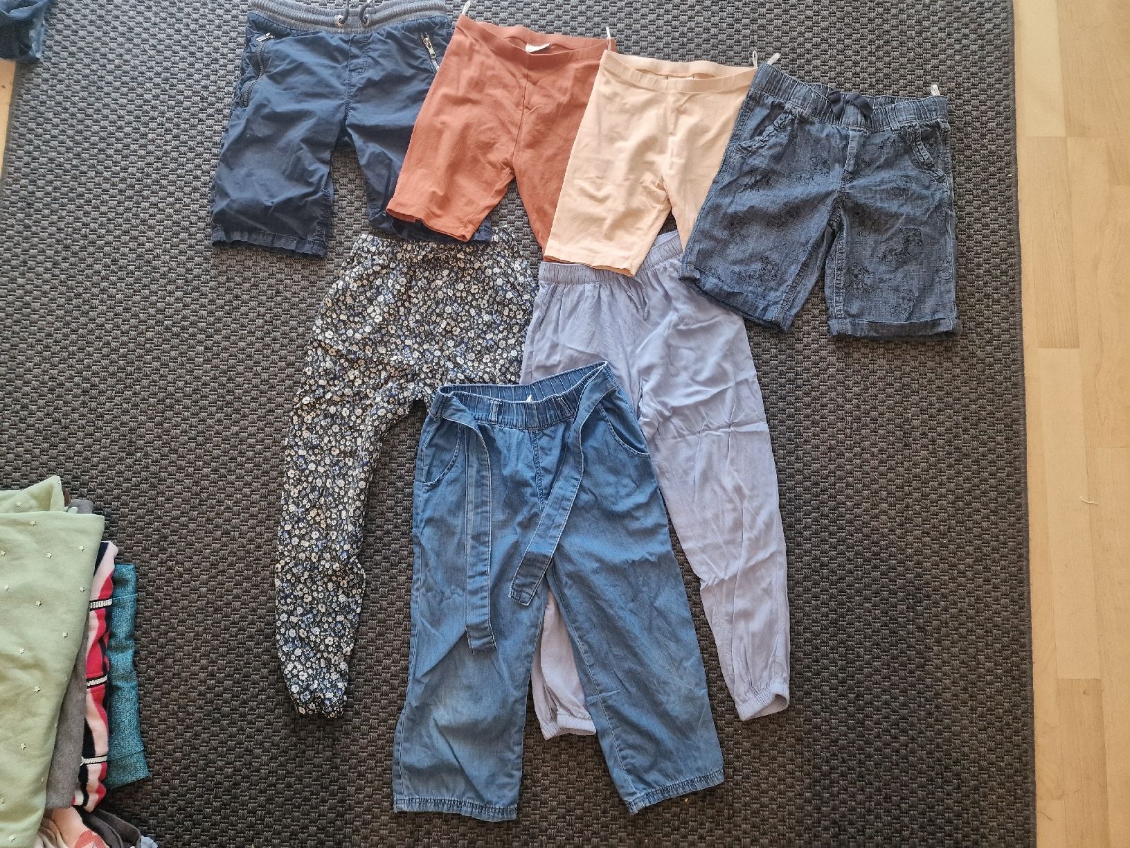 H&M Hosen: 7 Sommerhosen Mädchen 134 – Gebraucht aus Würenlingen von jac_z9kh