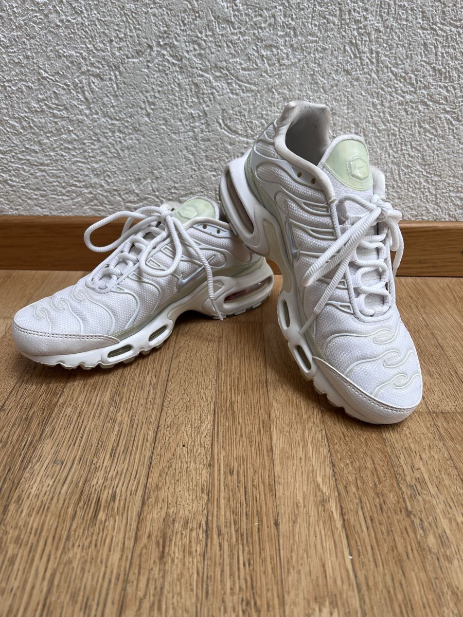 Nike Scarpe da uomo: NIKE TN AIR MAX PLUS WHITE, GR. 36.5 – Usato da Ostermundigen venduto da Steff18