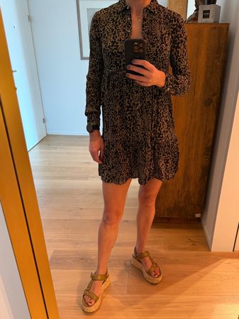 Grünes Superdry Kleid Grösse 34