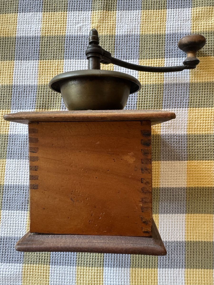 Elettrodomestici da cucina: Antike Holz Kaffeemühle – Usato da siebnen venduto da minte 4