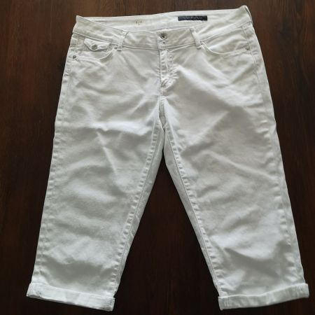 TOMMY HILFIGER Capri-Hose / Shorts Gr. 30 weiss