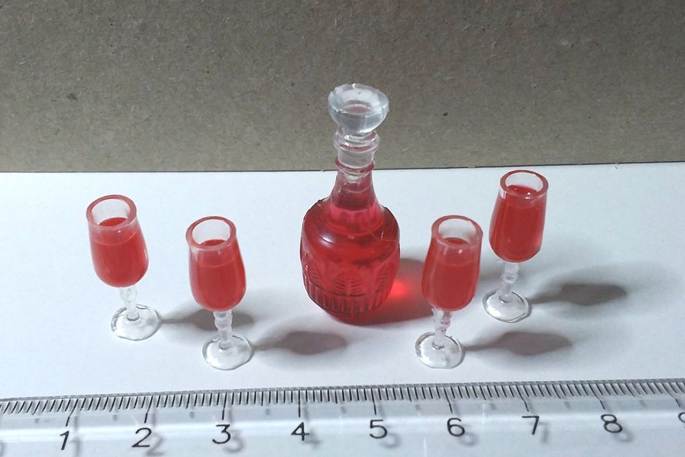 1:12 Maßstab Mini Glas Rotwein / Puppenhaus Miniaturen