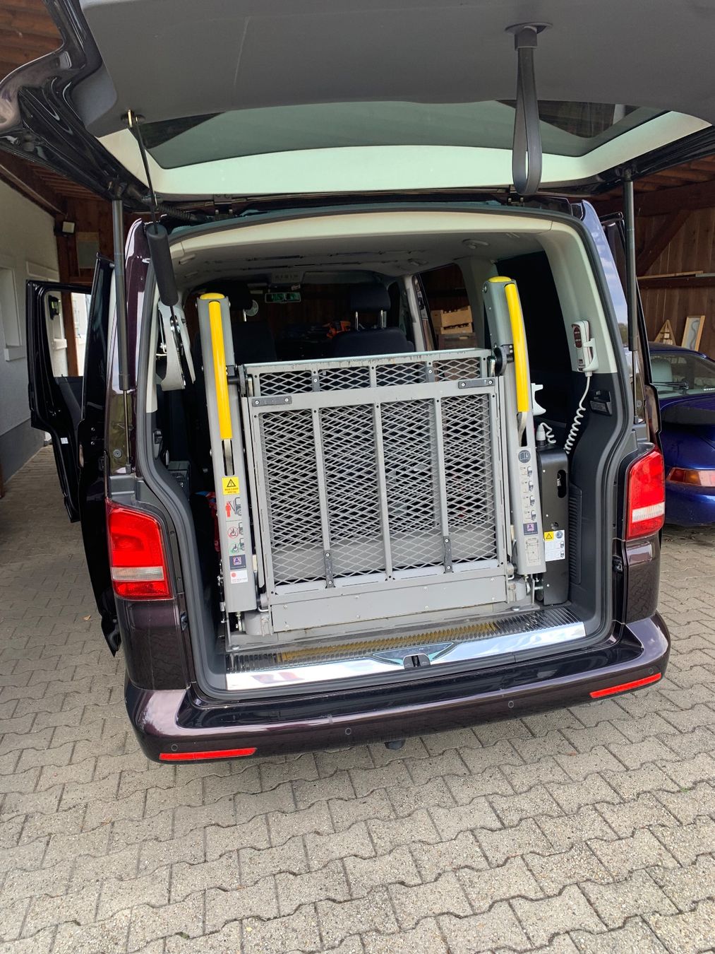 VW Veicoli commerciali: Minibus VW T5 Multi.D 4M. BMT 4x4 – Usato da Bassecourt venduto da R.Tinguely 3