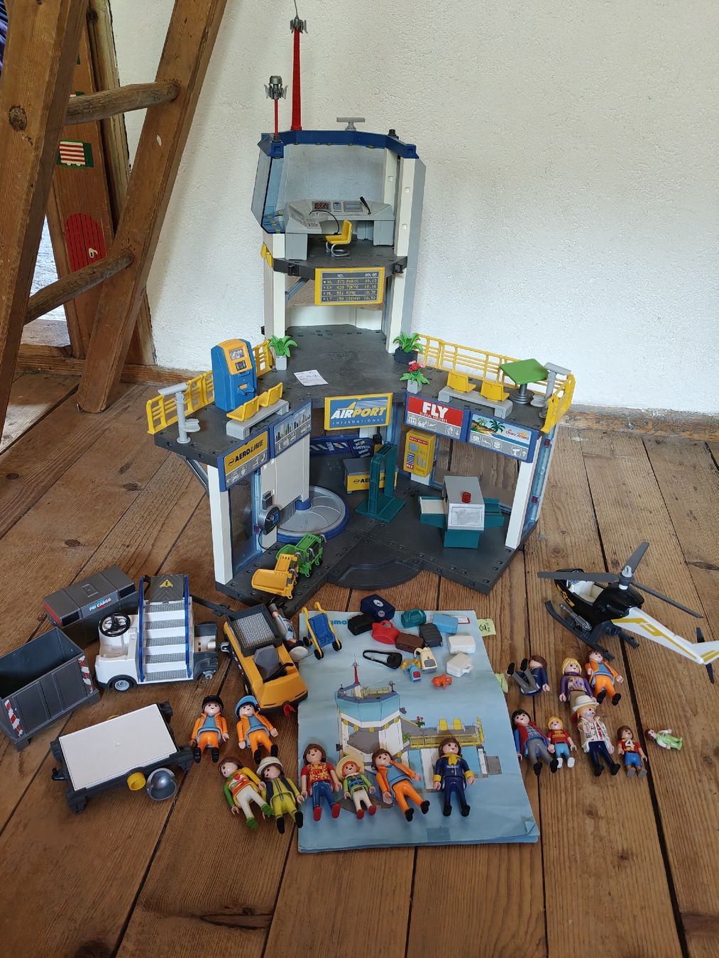 Playmobil Spielzeuge: Playmobil Flughafen  – Gebraucht aus Erlenbach i. S. von and_62ff