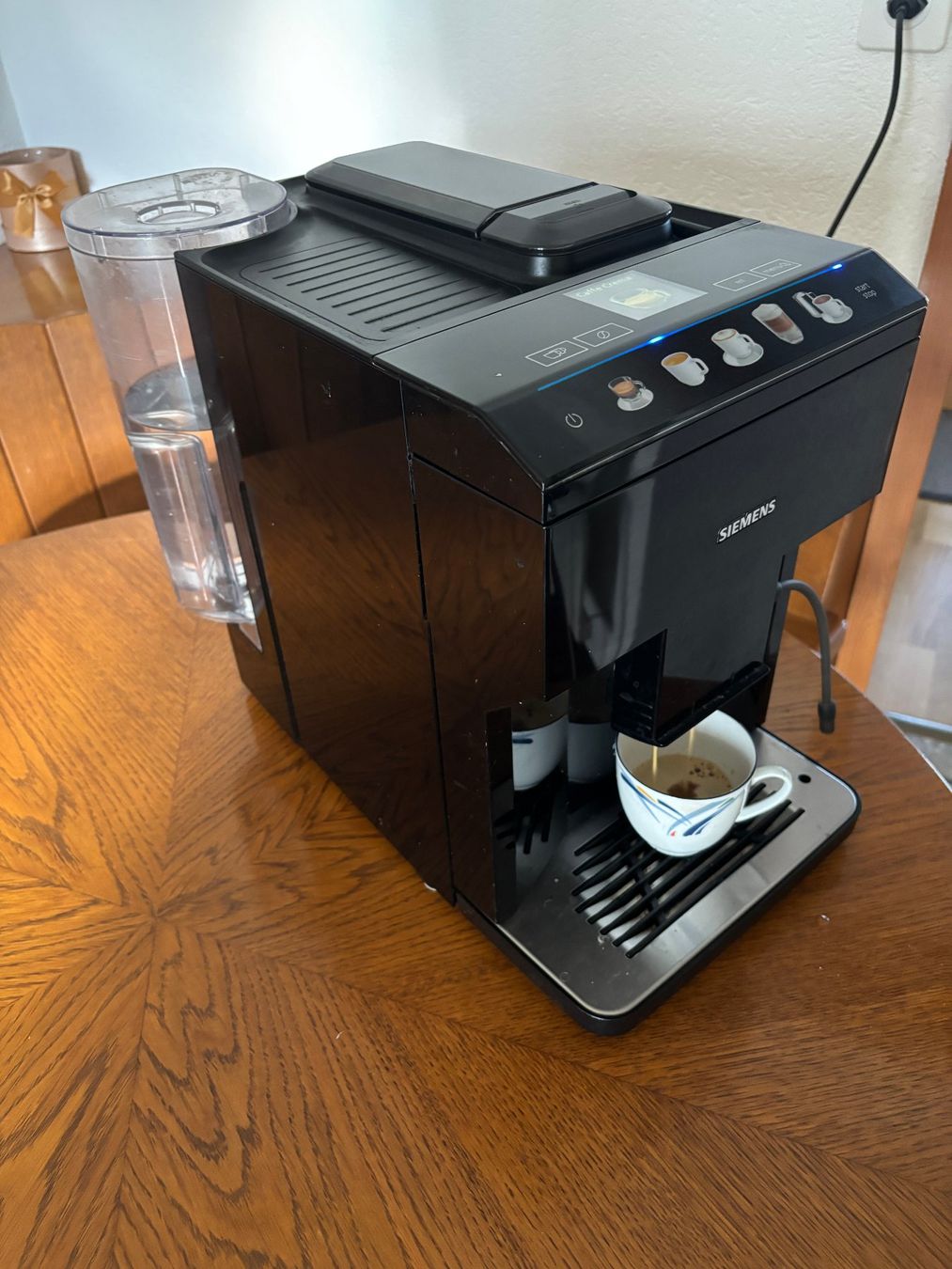 Siemens Kaffeemaschinen & Espressomaschinen: Kaffeemaschine Siemens EQ.500 classic – Defekt aus Gossau SG von Gusho 2