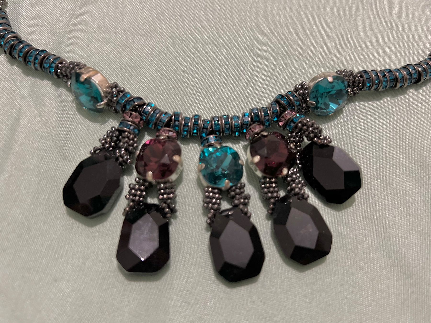 Catenine: Anthropologie multicolor gemstone necklace – Usato da Genève venduto da Ballpencase 1