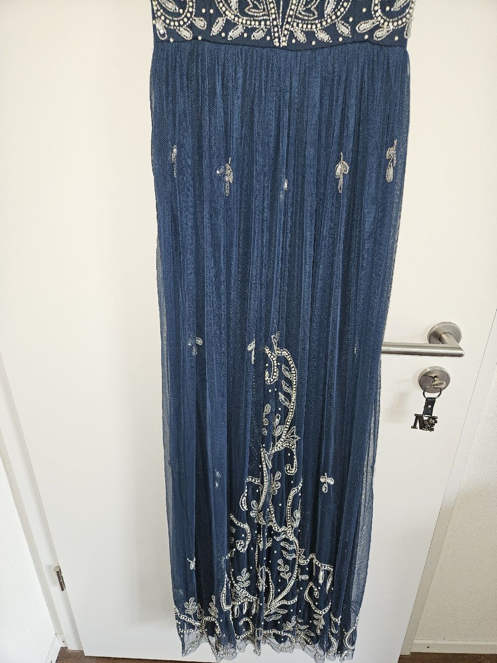Kleider: neues elegantes Paillettenkleid S – Neu (gemäss Beschreibung) aus Rapperswil BE von TrojaM 7