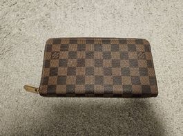 Louis Vuitton Zippy Organizer