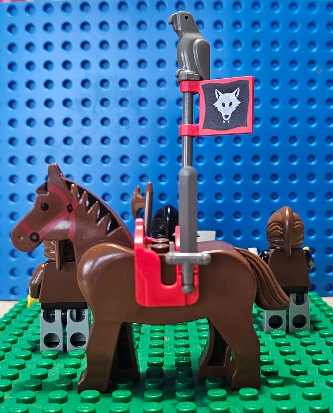 Lego Statuette: LEGO Wolfspack Plünderer Armee – Usato da Glattpark(Opfikon) venduto da Melli85 2