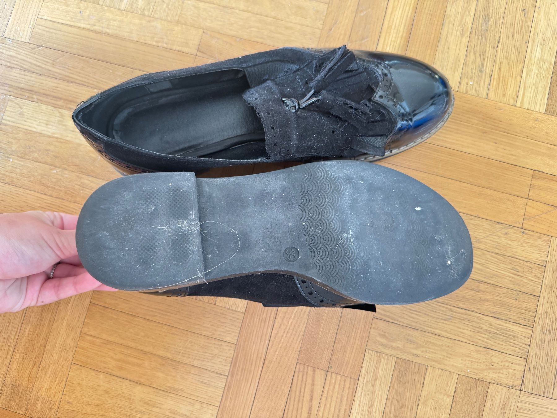 Damenschuhe: Mocassin noir classique – Gebraucht aus Montreux von Iza_81199 2