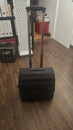 Praktischer Koffer / Business-Trolley