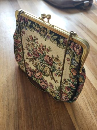 Vintage Blumen Kiss Lock Pochette Stickerei Schweiz Salko 