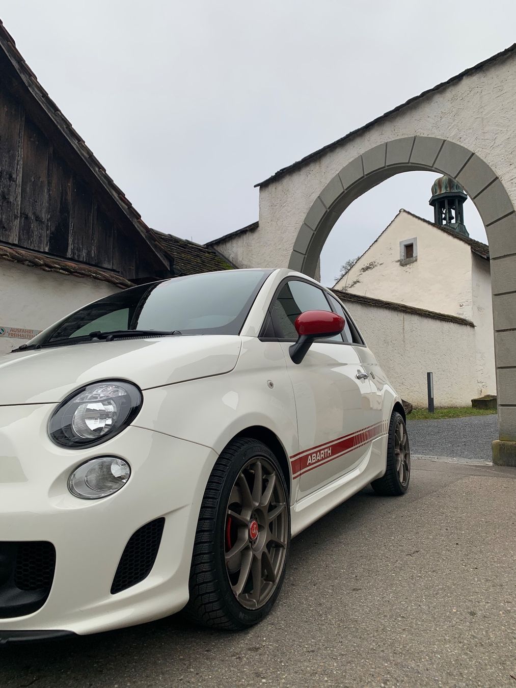 Welt der Tiere: Original Federn Fiat 500 Abarth 1.4 – Gebraucht aus Dietikon von lofra