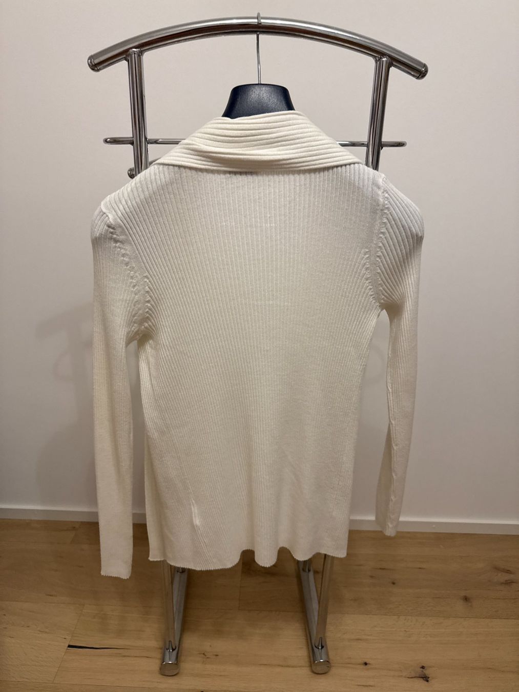 Esprit Vestes: Weisse gerippte Strickjacke Gr. S – Neuf (Voir description) à Fällanden par ala_k7vk 1