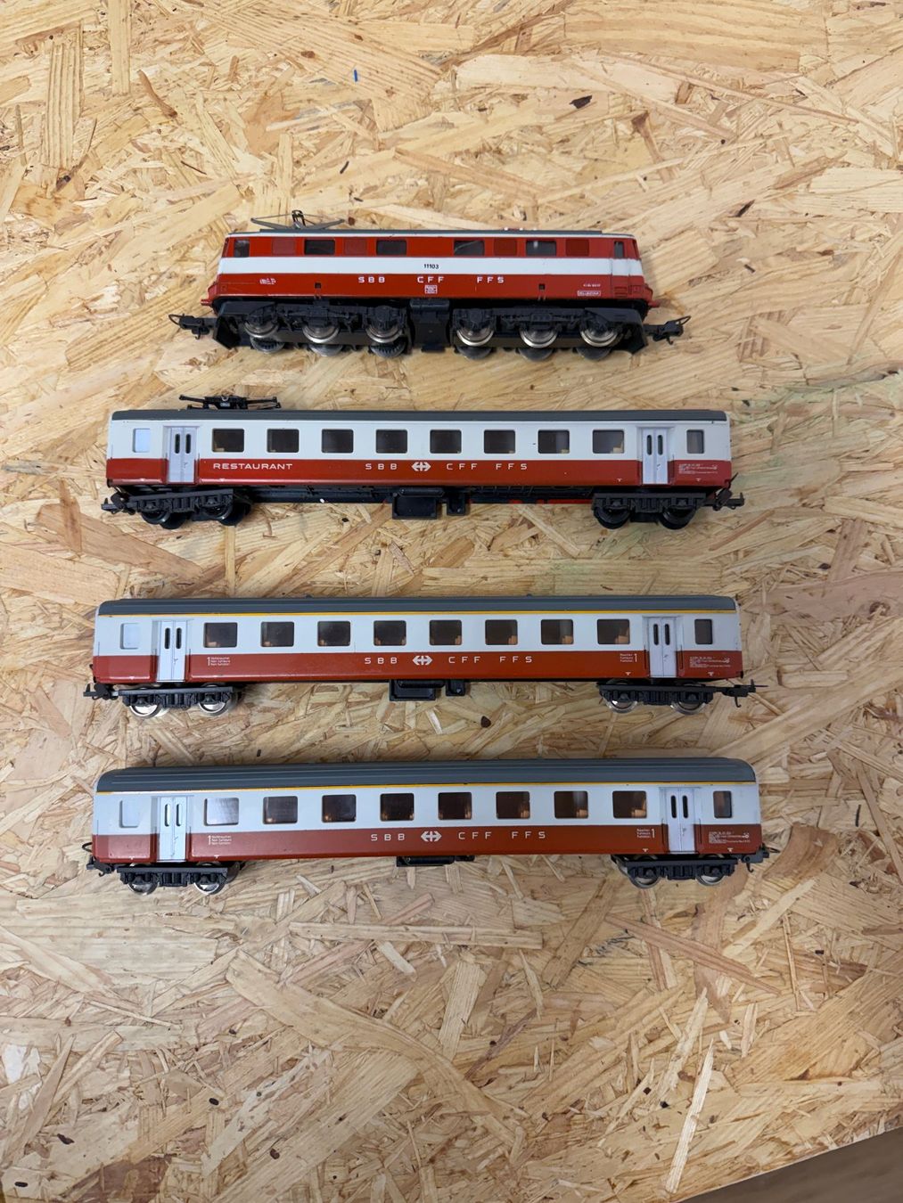 Lima Modellini di ferrovie: Lima-Swiss-Express 4-teilig – Usato da Reinach AG venduto da dav_77l2 1