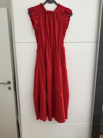 Rotes Sommerkleid mit Rüschen - Grösse M- Neuwertig!