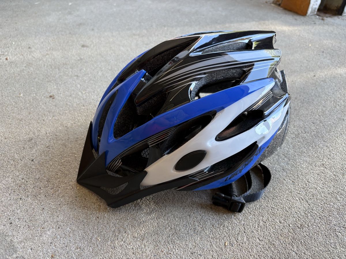 Helme: Casque vélo Léopard Médium (57-59) – Gebraucht aus Villarimboud von hampton2012