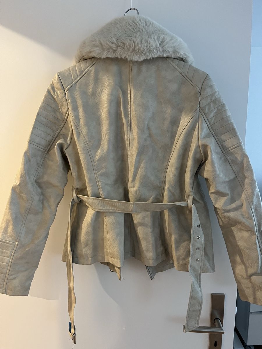 Giacche: Elegante Winterjacke mit Fellkragen – Nuovo (secondo la descrizione) da Emmenbrücke venduto da zak_5wtm 6