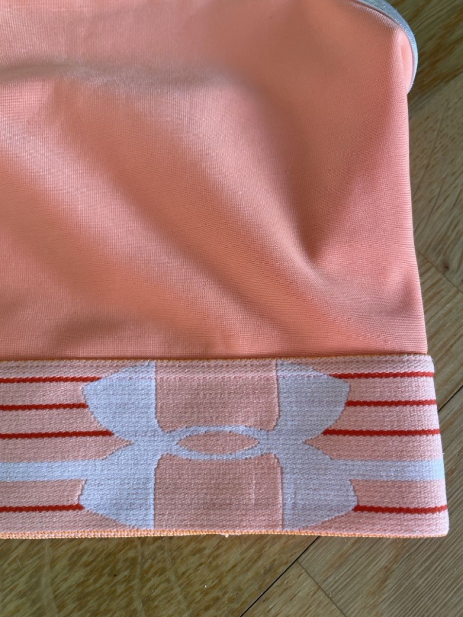Under Armour Tops: Sport Top / Sport BH, Under Armour, gr S – Gebraucht aus Uetikon am See von Wigglo 2