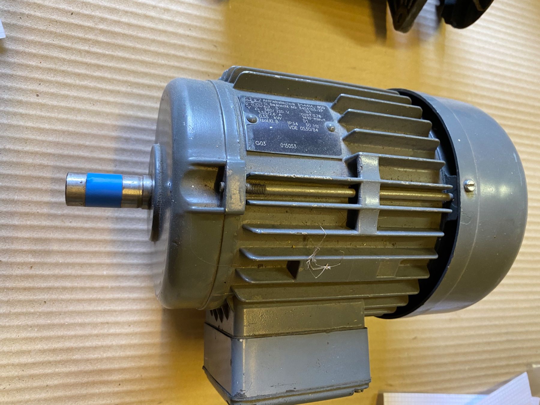 Sonstiger Industriebedarf: Elektromotor – Gebraucht aus Villigen von