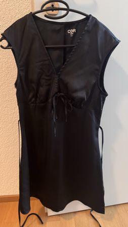 Schwarzes Kleid Grösse S