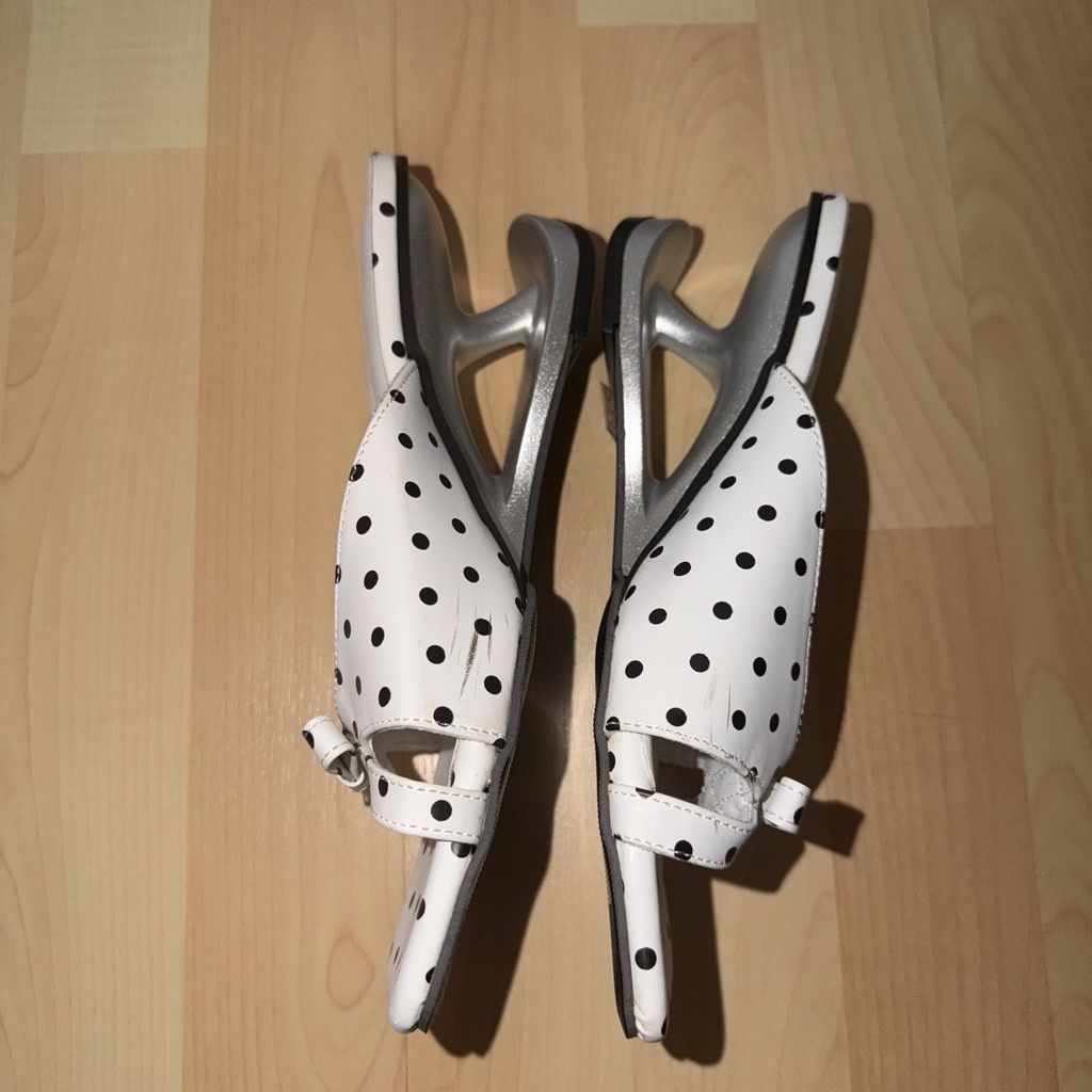 Damenschuhe: Slippers white polka dots size 38 new condition – Neu (gemäss Beschreibung) aus St. Gallen von ber_82p9 1