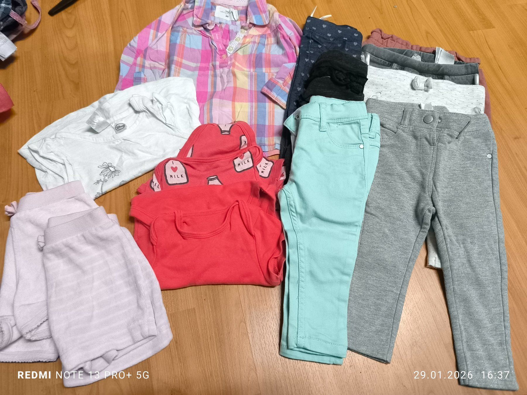 Kleiderpakete & -sets: Babykleider-Set, Grösse 74/80, Mädchen – Gebraucht aus Jona von mi2020 1