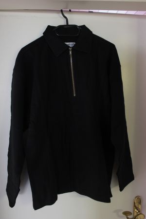 Nagelneues schwarzes Shirt (Uni) in Gr. M