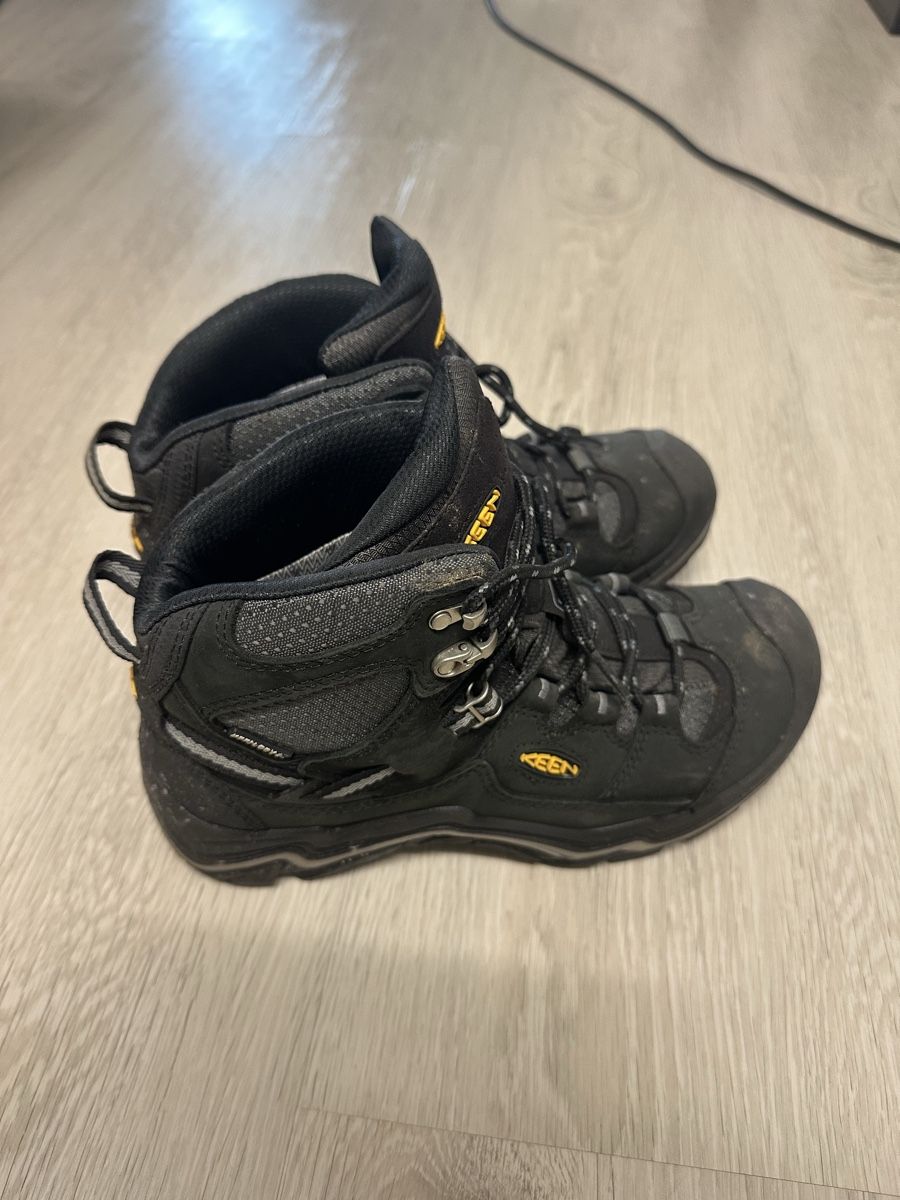 Keen Scarpe da uomo: Wanderschuhe KEEN Grösse 38 selten genutzt – Usato da Liestal venduto da Busra99