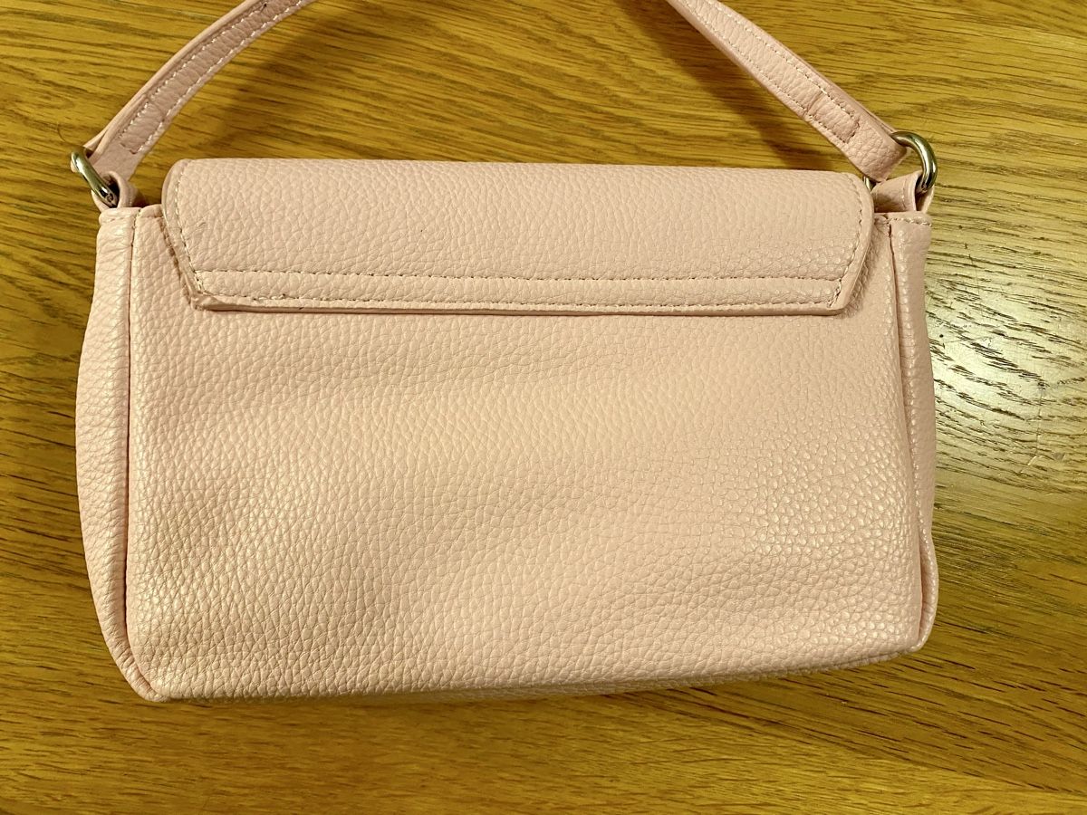 Taschen für Damen: Rosa Umhängetasche, neuwertig – Gebraucht aus zürich von greenmodul 4