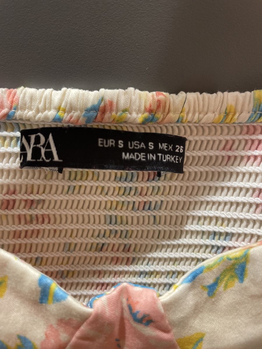 Zara Top: Blumentop von Zara, Gr. S – Nuovo (secondo la descrizione) da Arbon venduto da llaauraa 1