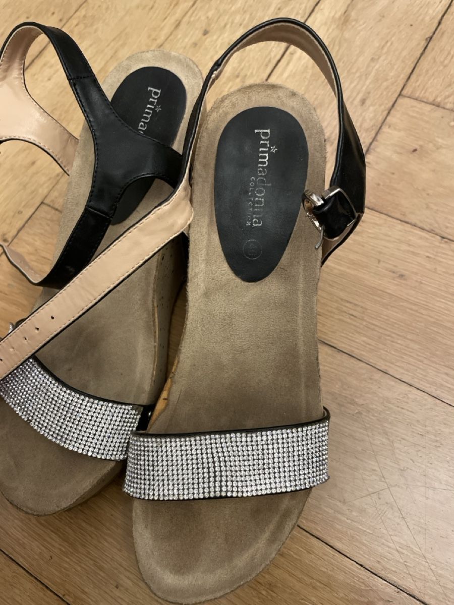 Scarpe da donna: Sandalen mit Keilabsatz – Usato da Bern venduto da gin_jl75 1