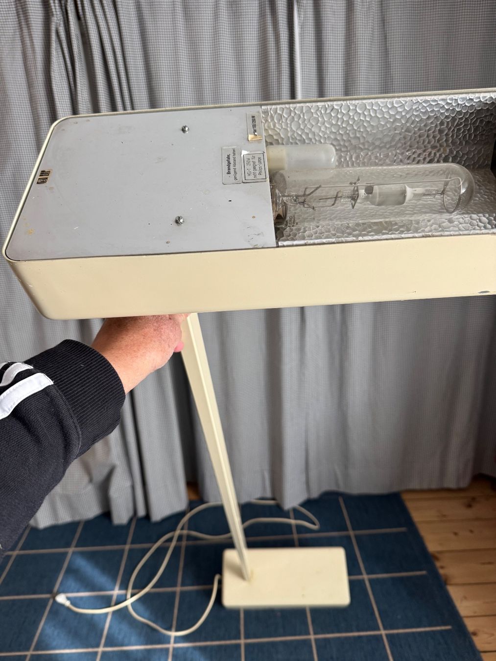 Lampade: Vintage Stehlampe – Usato da Neerach venduto da Flomaja 2