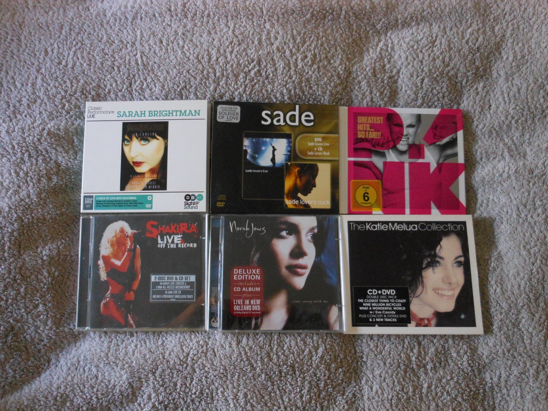 CD: Female Voices CD/DVD Collection – Usato da Liebefeld venduto da type013