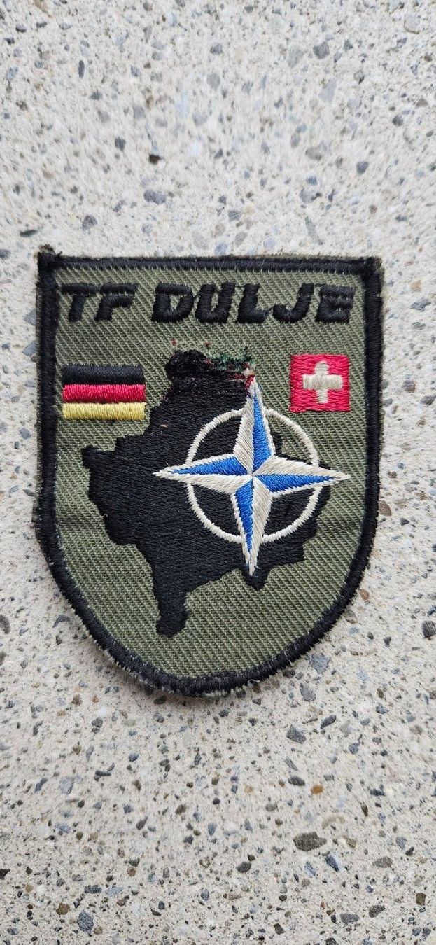 Schweizer Armee Plaketten & Abzeichen: *** Swisscoy Badge mit Klett *** – Gebraucht aus Riedholz von fr_sIruP
