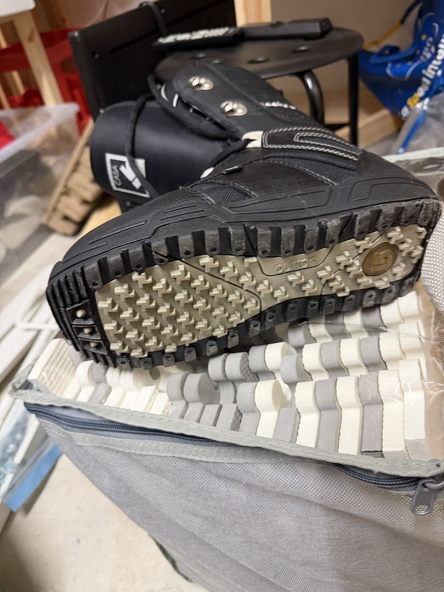 Burton Herrenschuhe: Burton Snowboard boots 37 – Gebraucht aus Wallisellen von marianna.rosso333 3