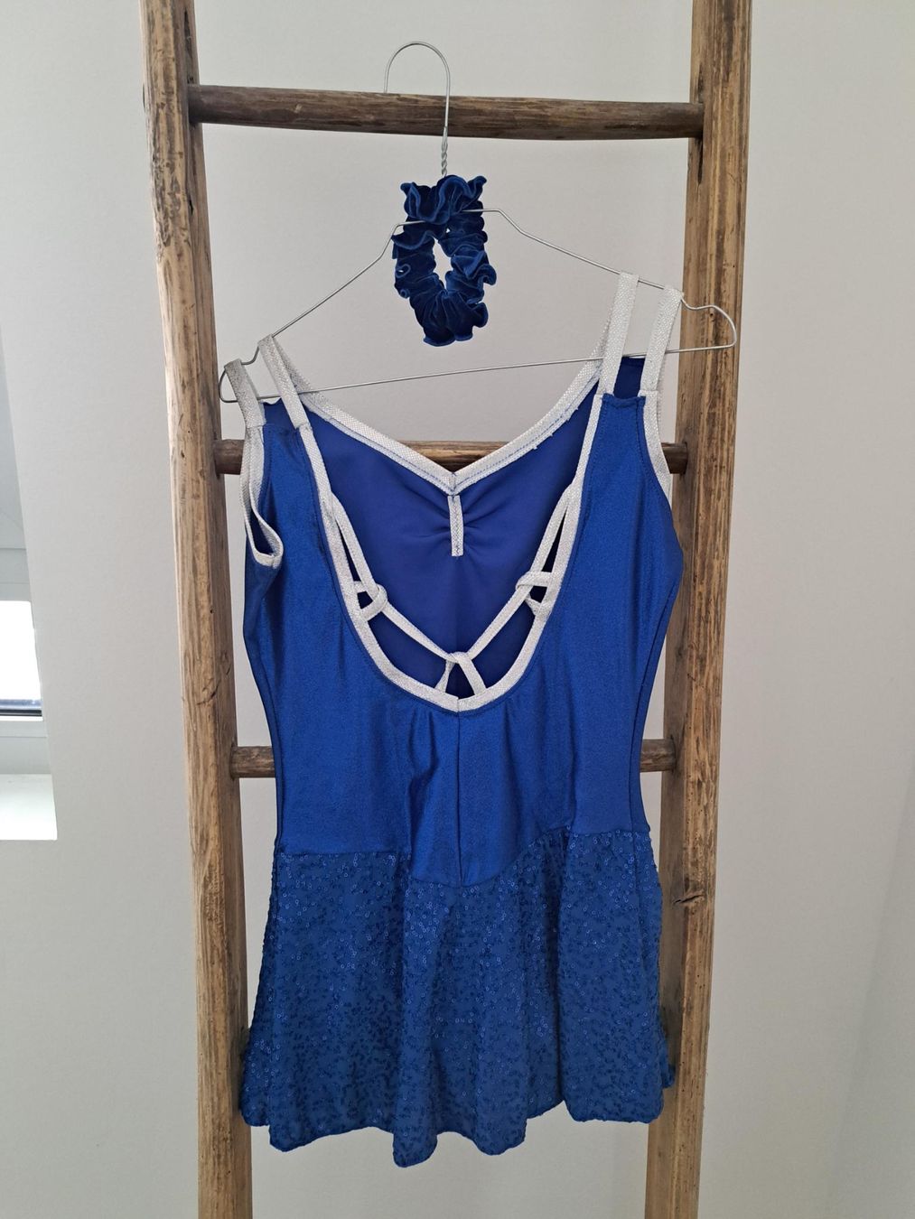 Vestiti: Kürkleid / vestito di pattinaggio – Usato da Castel San Pietro venduto da Schwitzd 1
