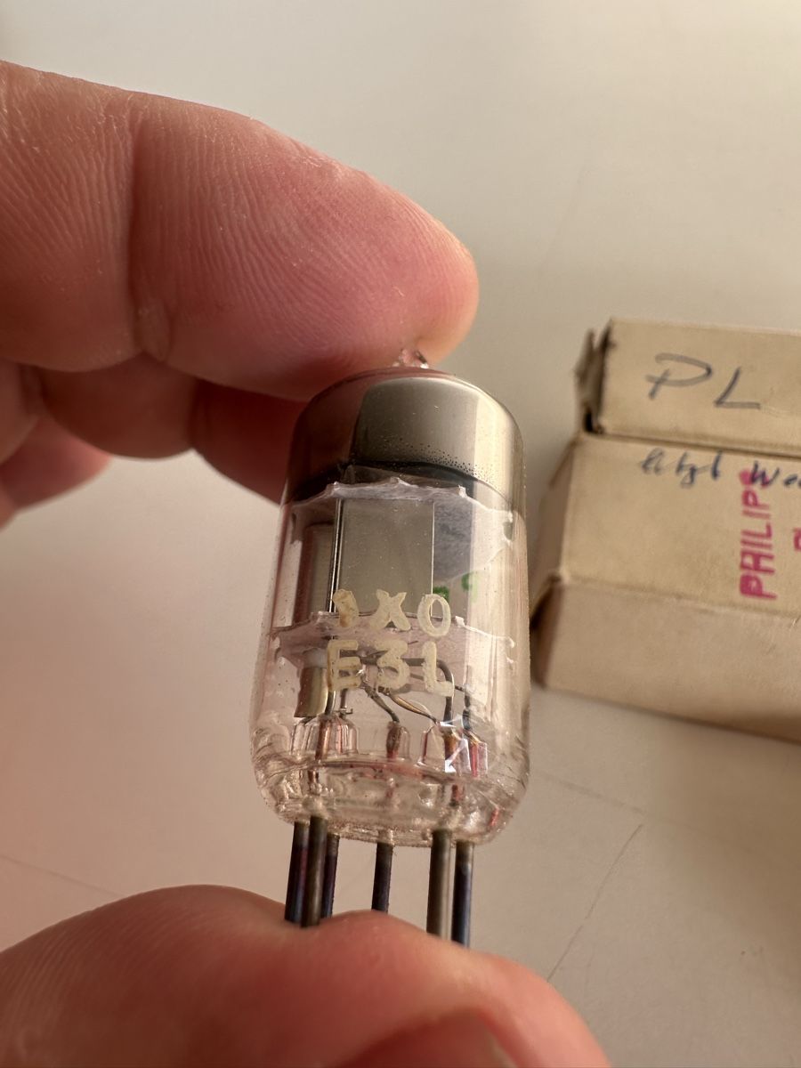 Philips Componenti elettronici: 2x Philips PL5696 Elektronenröhren mit OVP – Nuovo (secondo la descrizione) da Zetzwil venduto da ZB05 3