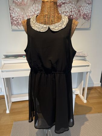 Kleid schwarz mit Kragen, C&A, ca. 40