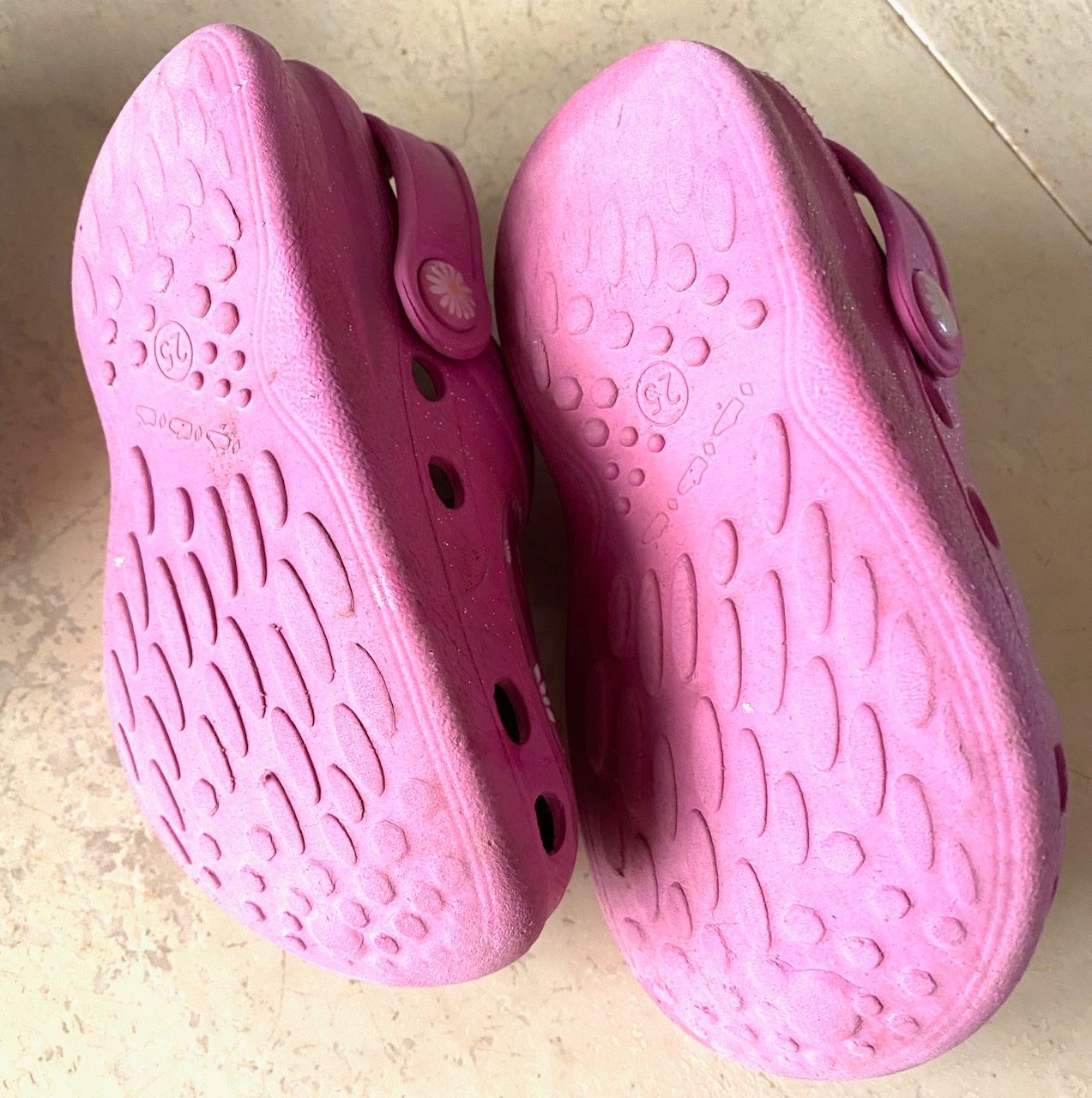 Dosenbach Scarpe per ragazze: Schuhe, Mädchen Gr. 25 von Dosenbach – Usato da Uster venduto da ros_pym8 2