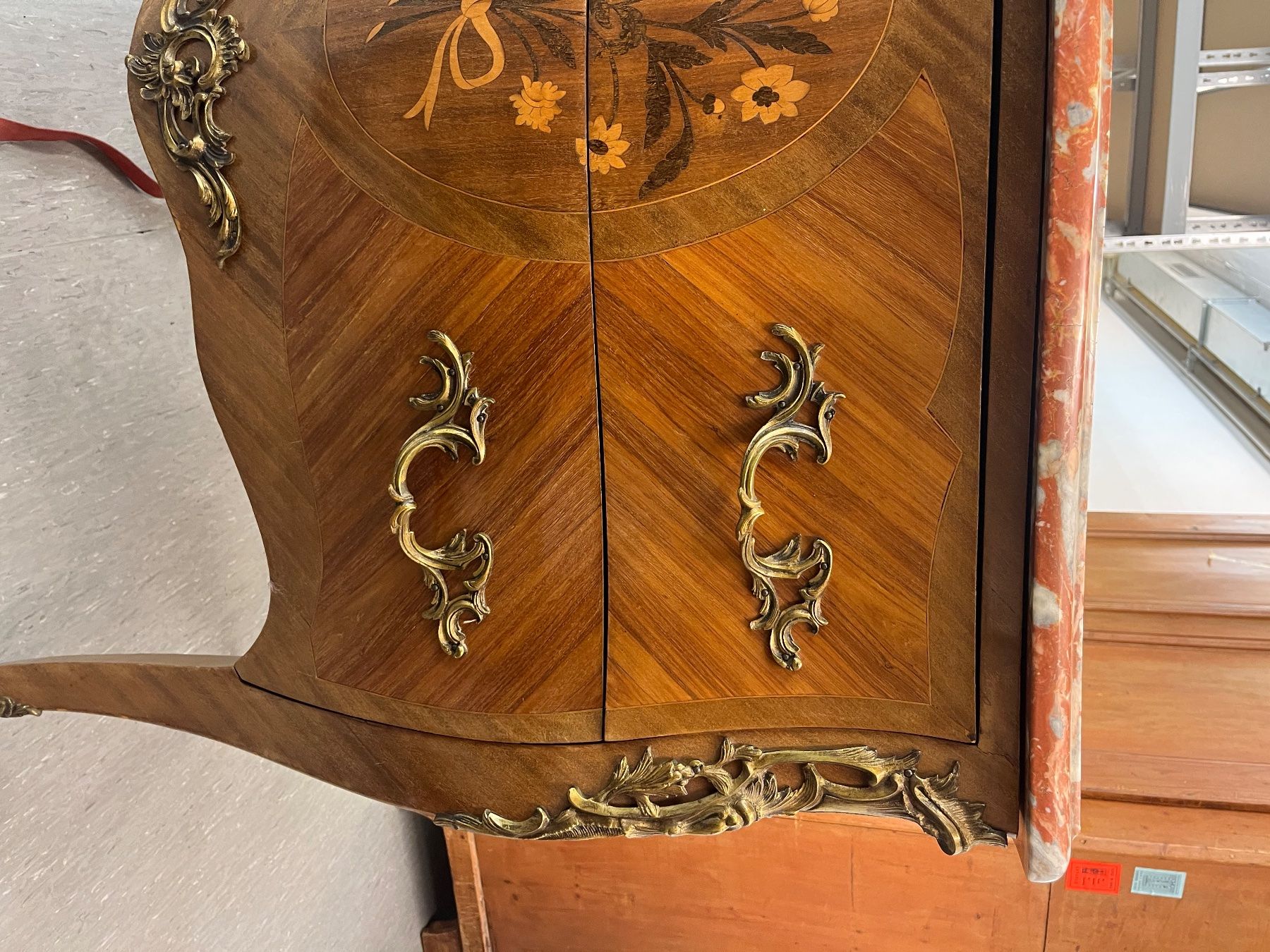 Commodes: Kommode / Commode Louis XV Marmor / marbre – D'occasion à Zürich par Hphn 1