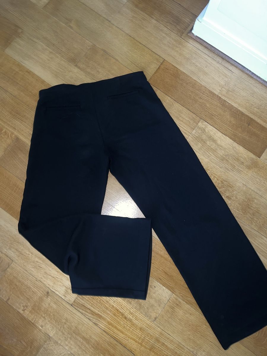 Reformation Pantalons: Reformation Hose schwarz Grösse M – D'occasion à Aesch BL par sof_rk2j 3