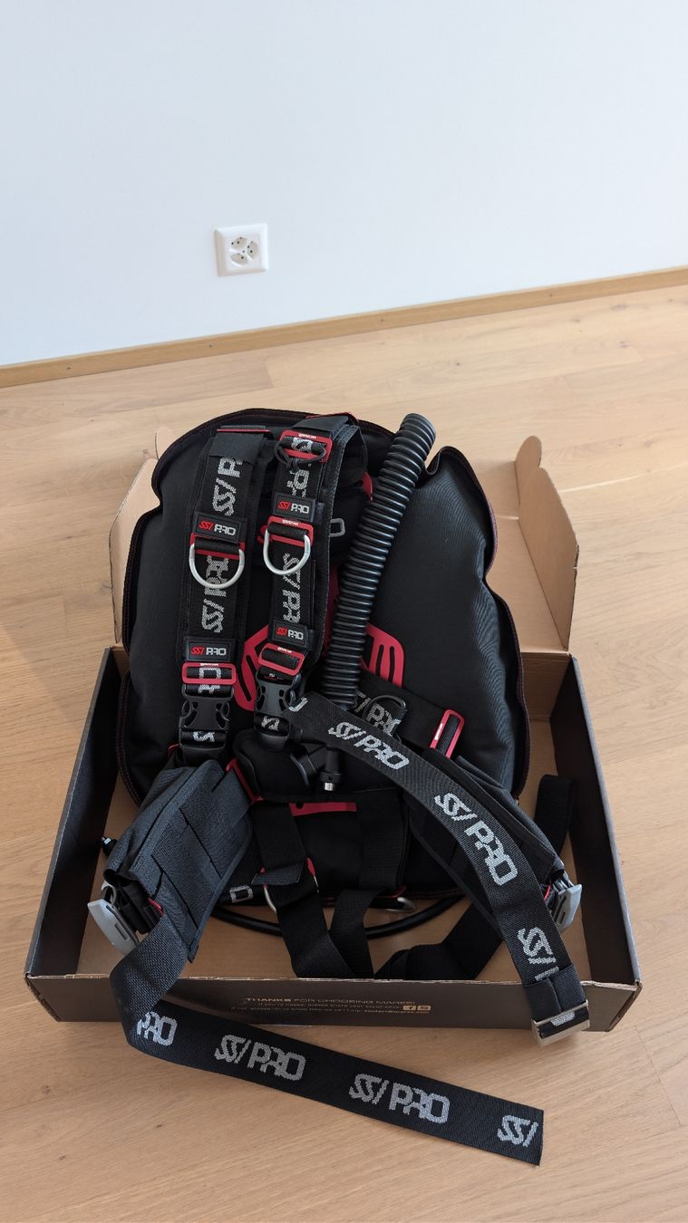 Mares Giubbotti di salvataggio: Mares Rec Trim Singel backmount set Wingjacket SSI PRO – Nuovo e nell'imballaggio originale da Igis venduto da Ginguin