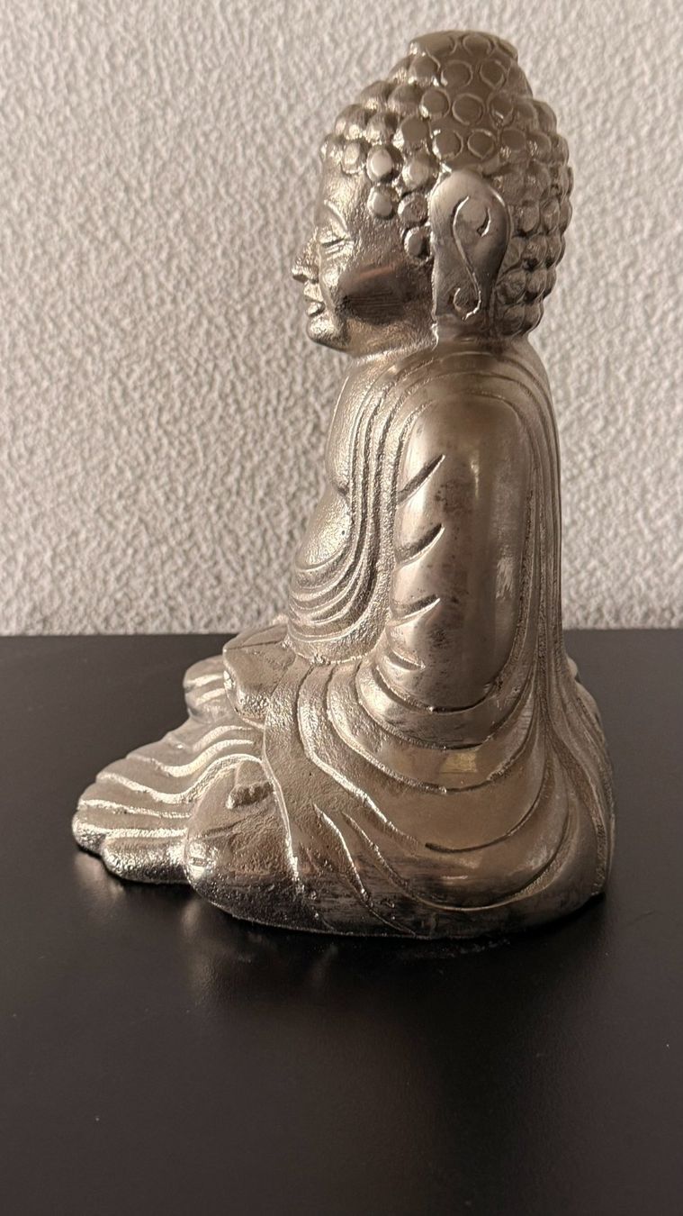 Sculture & Statue: Buddha Figur silberfarben (20cm) – Usato da Lommis venduto da manmarmi 3